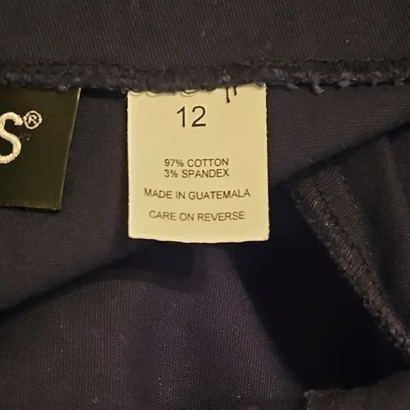 Briggs New York Black Straight Leg Capri -Floral embroidery - Picture 9 of 9